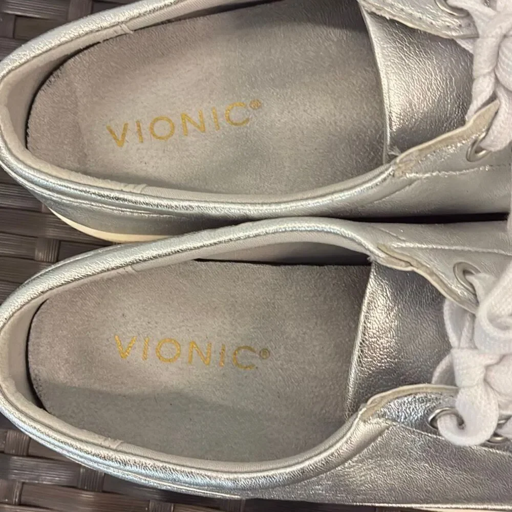 Vionic Winny silver metallic leather sneakers women’s size 8.5